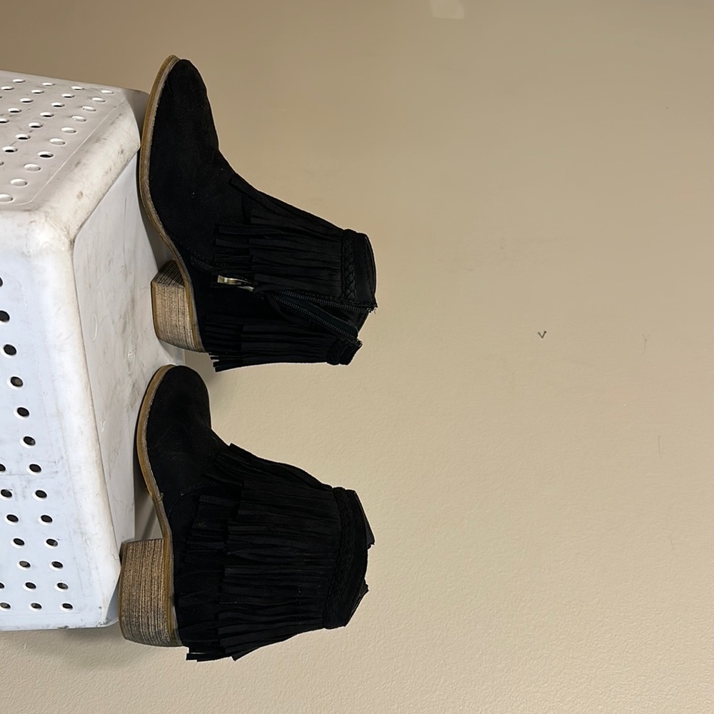 Black fringe booties